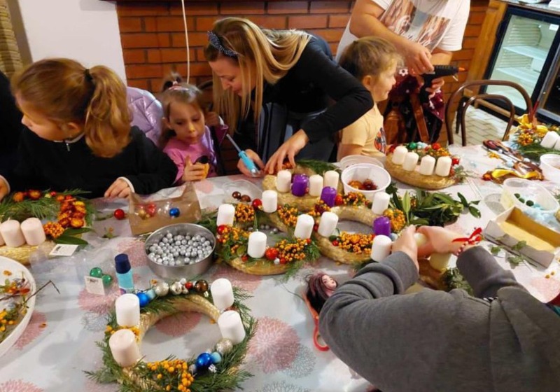 Adventi koszorúkészítés a Pap Miklós Népfőiskolával