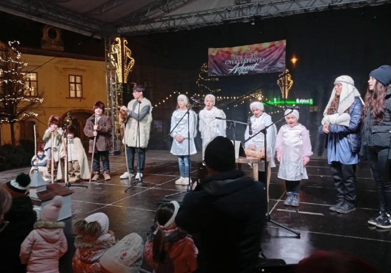 Pápán vendégeskedtek a kiscsőszi Betlehemesek