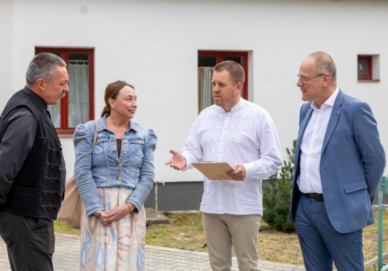 „Szomszédolás” Lesencetomajon Közelítés program bemutatása
