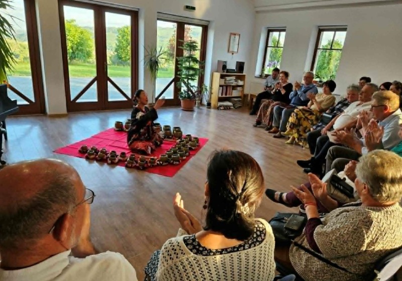 Chiyo Hagiwara  japán zongoraművész zongora- és Senzonshō koncertje a Kodály Zoltán Népfőiskolán