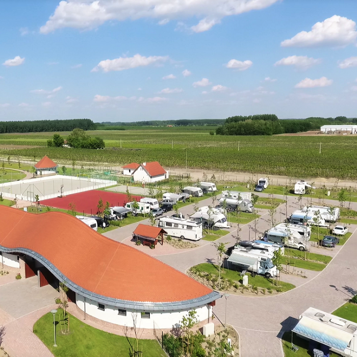 Avarok Szálláshelye Kemping****